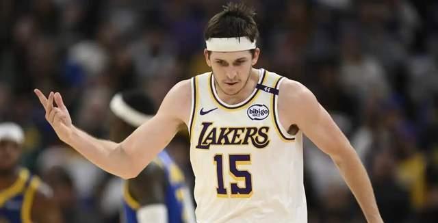 都会非常欣, 离队看上去