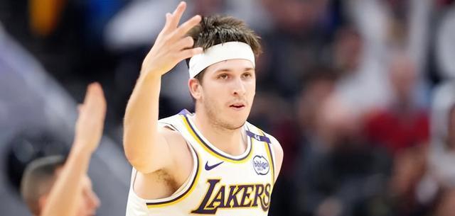 湖人首秀打, 受伤病影响